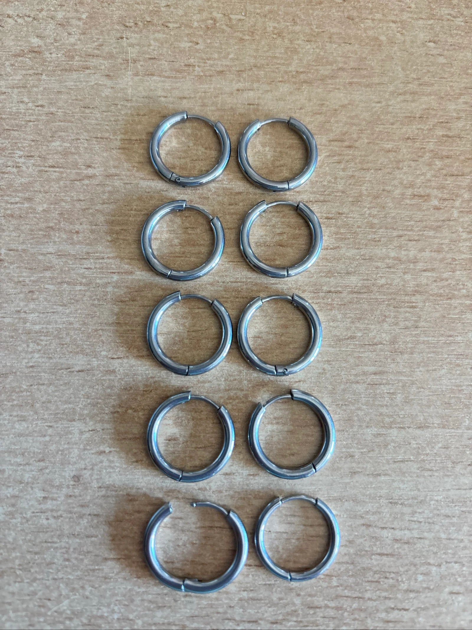 Lote de 5 pares de aretes de acero inoxidable – photo 2